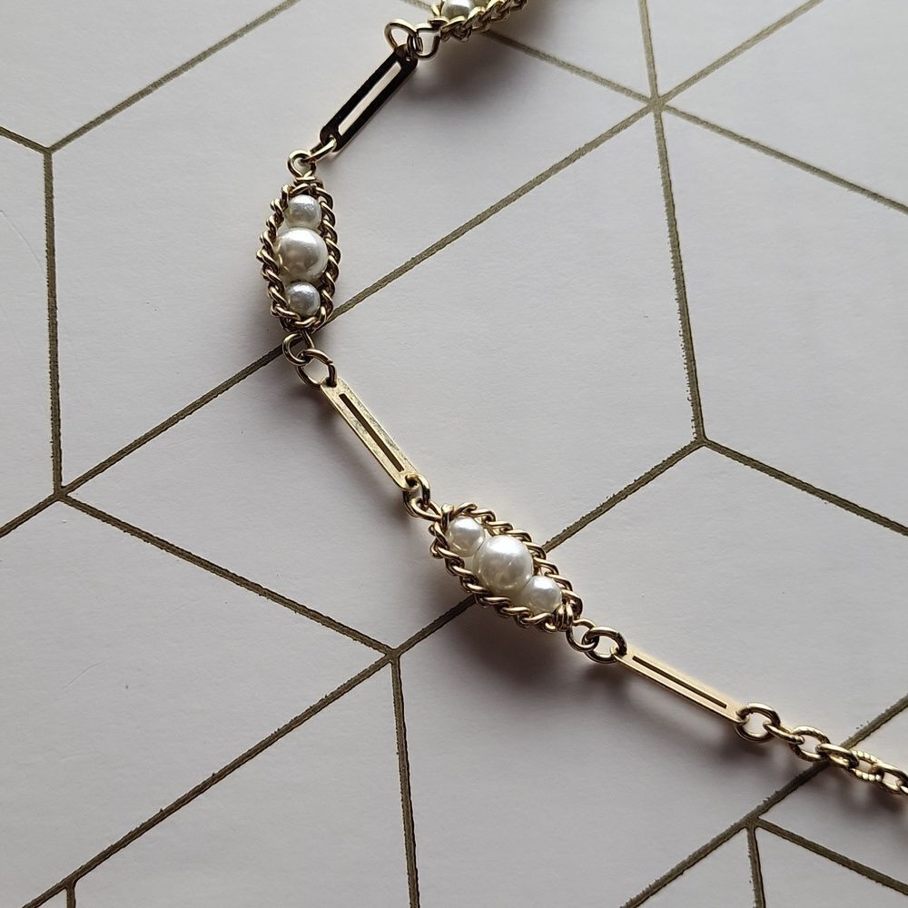 Sarah Coventry Caged Pearl Necklace 17 in - Picture 2 of 3